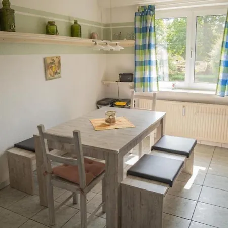 54 Am Gutshaus Naturnah Gelegen In *